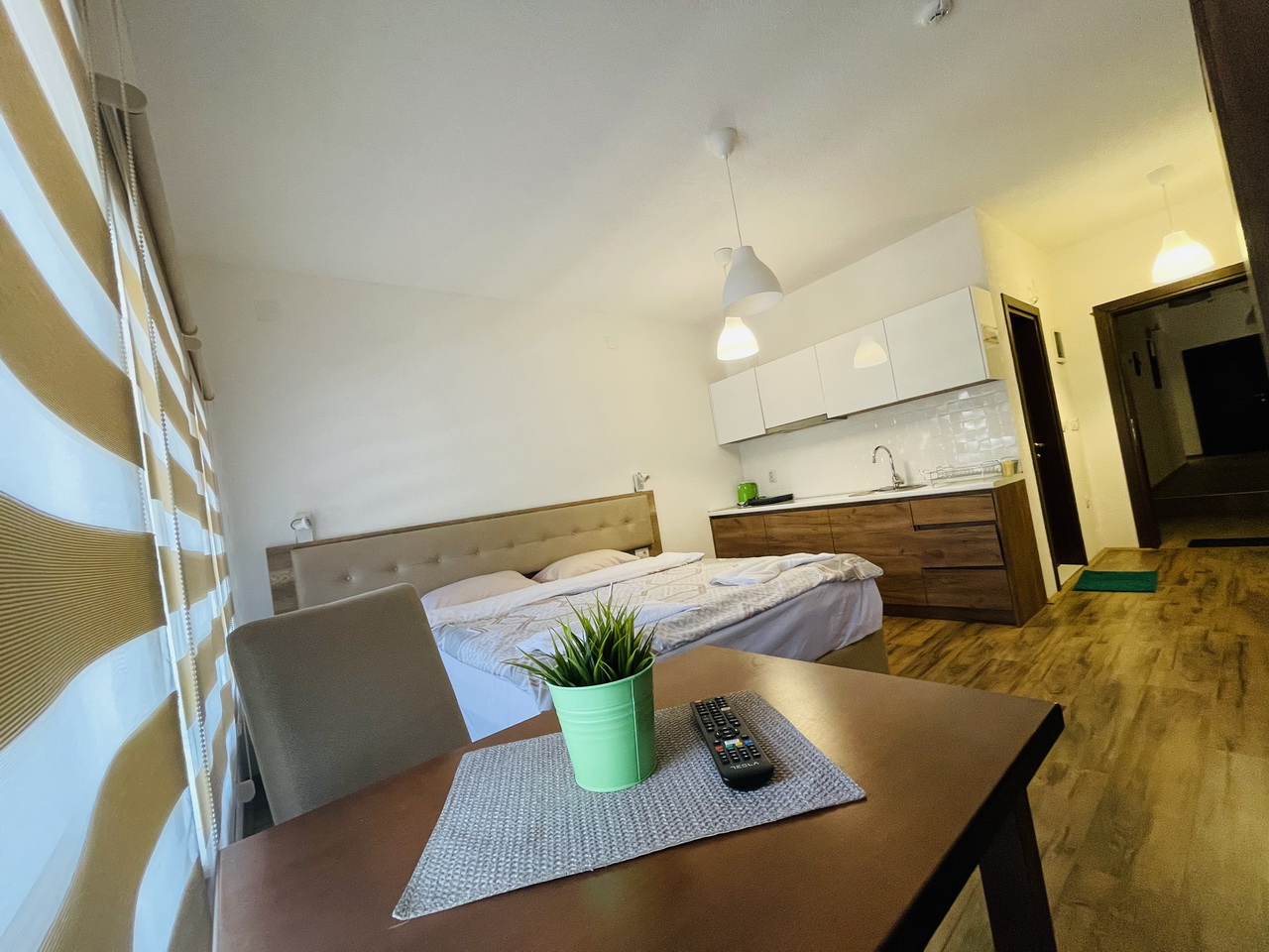  Fuk tak apartmani i restoran 